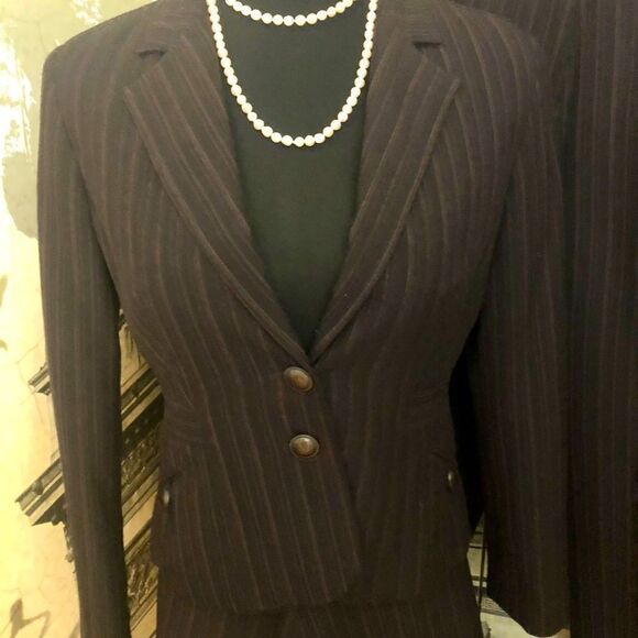 Beautiful 3 piece suit by Larry Levine size 8 Petite - Picture 2 of 5